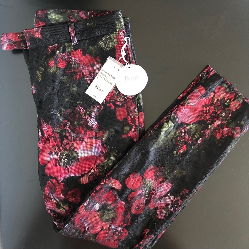 NWT Black lace Milanes shell pants size 4